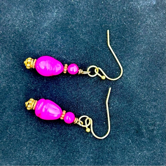 Cute Dyed Freshwater Pearl and Gold Toned Earrings - Picture 2 of 4